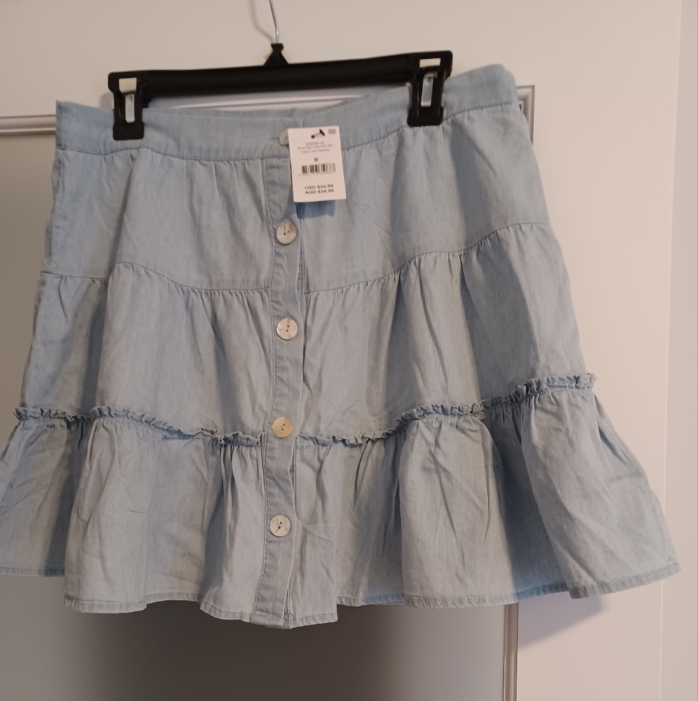Tiered mini skirt
